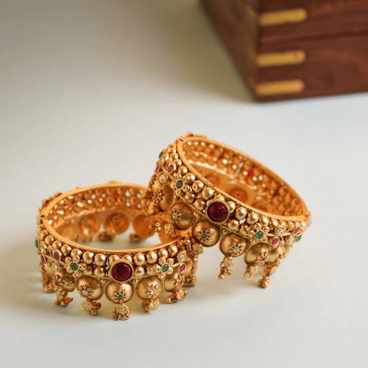 Gold plated red diamond rajwadi bangle kada