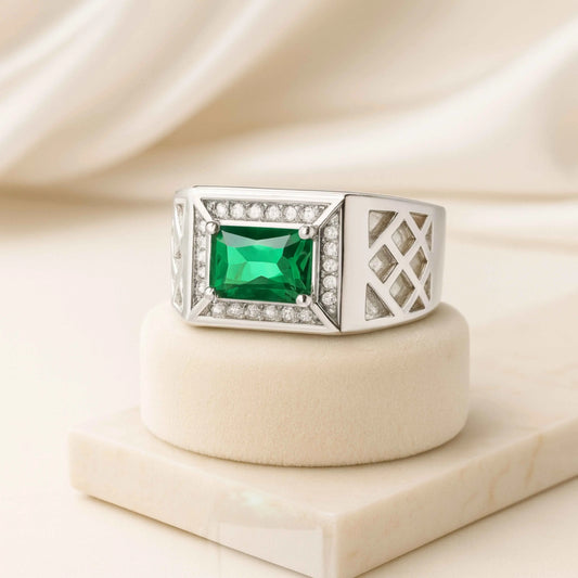 Luxurious Emerald-Cut Green Stone 925 Sterling Silver Ring