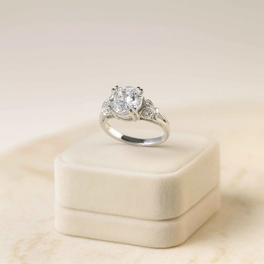 925 Sterling Silver Vintage-Inspired Solitaire Engagement Ring