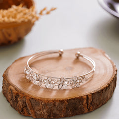 Adjustable silver plated flower design Bracelet