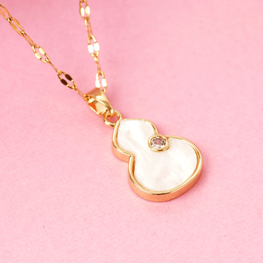 Fancy Gold Plated Mother of Pearl Pendant Chain