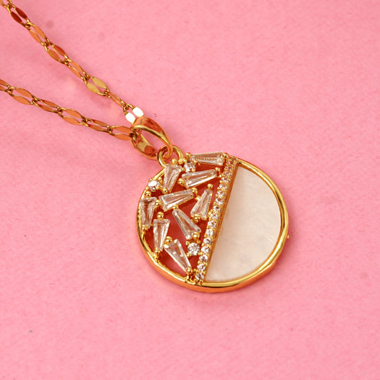 Latest Fancy Design Gold Plated Mother of Pearl Round Pendant with Diamonds