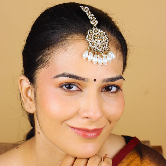 Pearl with Round Kundan Jaipuri Mangtika - Rukhmani