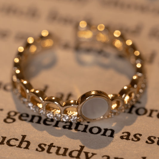 Fancy Latest Design Gold Plated Pearl with White Diamond Ring