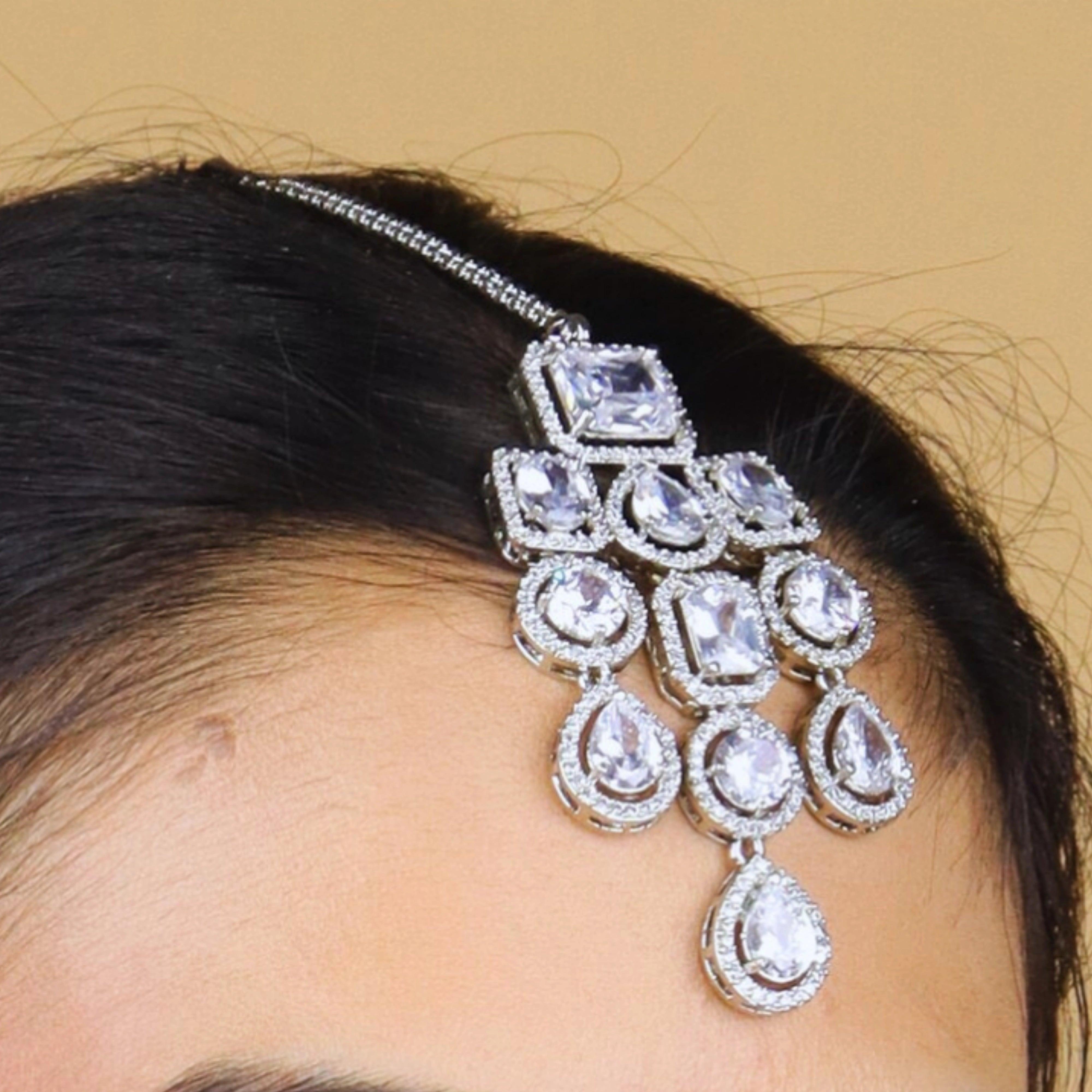 Layered Emeraled Clear Cut Necklace Set With Mangtika - Rukhmani