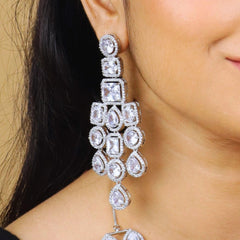 Layered Emeraled Clear Cut Necklace Set With Mangtika - Rukhmani