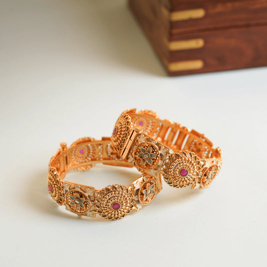 Gold Plated Traditional Design Diamond Rajwadi Bangles Kada