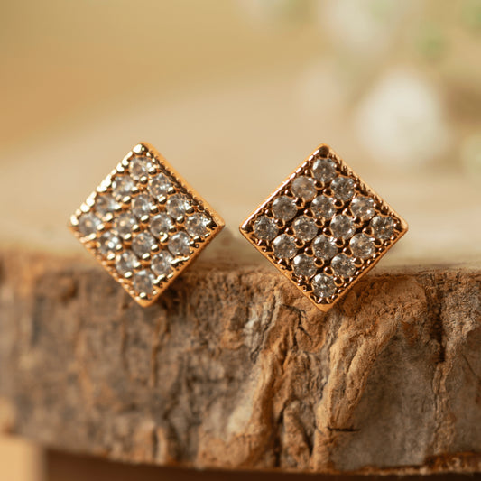 Unique Design Gold Plated Kesu Diamond Stud Earrings
