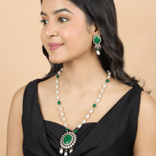 Green Stone Treasure Long Necklace with Earrings