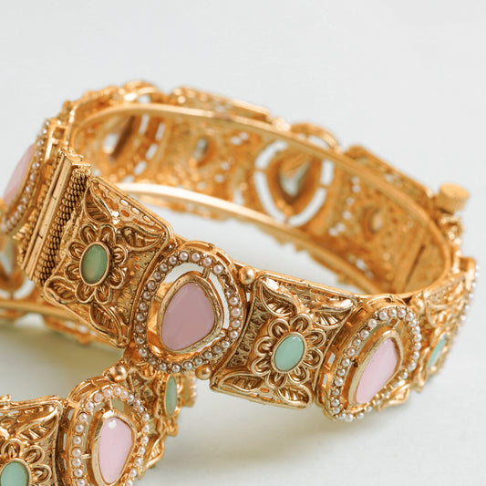 Fancy Gold Plated Temple Design Gulabi Diamond Rajwadi Bangles