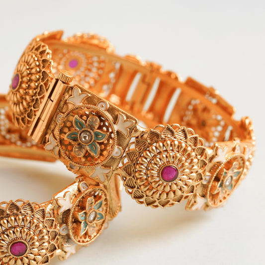 Gold Plated Traditional Design Diamond Rajwadi Bangles Kada