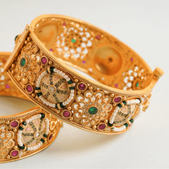 Antique gold plated rajwadi bangles